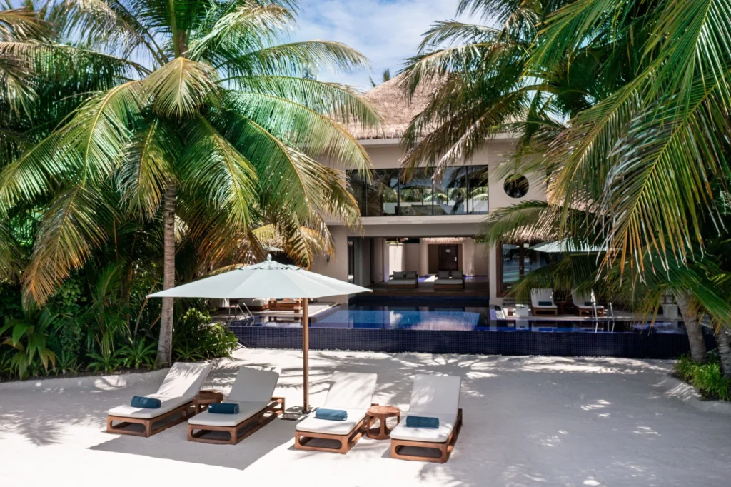 Three Bedroom Beach House with Pool