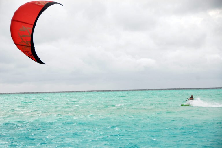 Anantara_Veli_Maldives_Resort_Recreation_Facility_Kite_Surfing