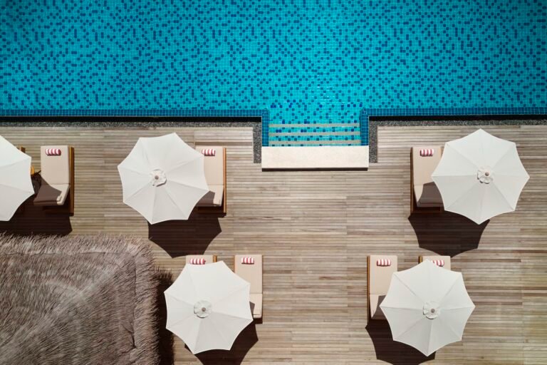 Anantara_Veli_Maldives_Resort_Restaurant_Aerial_Dhoni_Bar_Deck