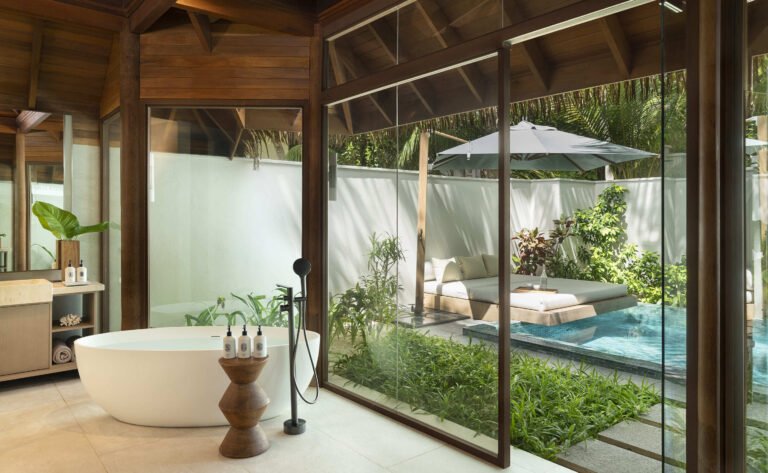 Deluxe-Beach-Bungalow-with-Pool-4