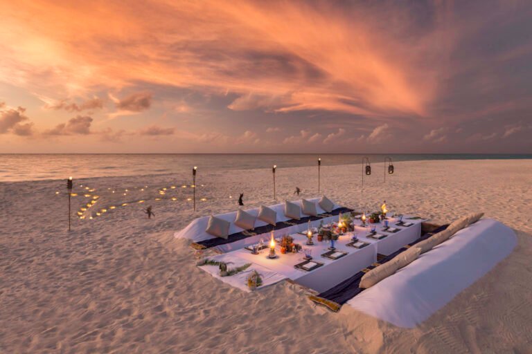 Dream-Island-Dinner