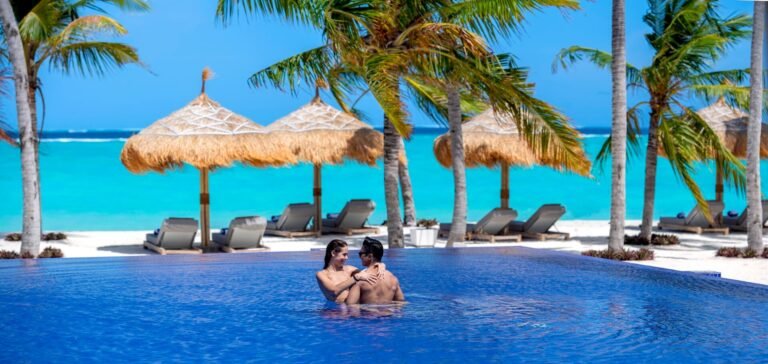 Emerald-Maldives-Beach-Club---Public-Pool