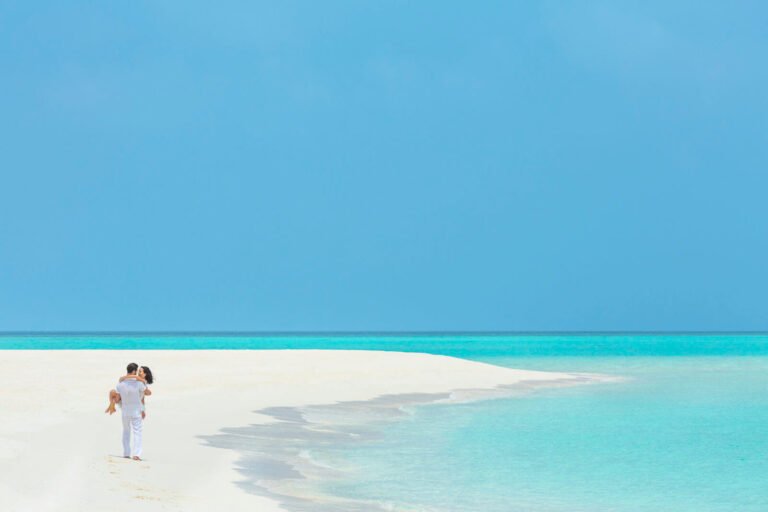 Hurawalhi-Beach