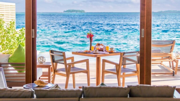 Hurawalhi-Ocean-Pool-Villa-Breakfast