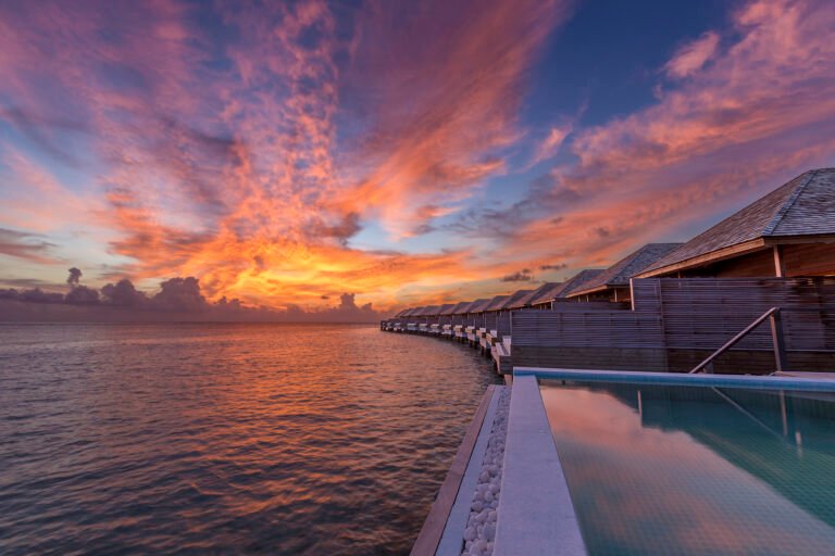 HurawalhiOceanPoolVillaExterior4