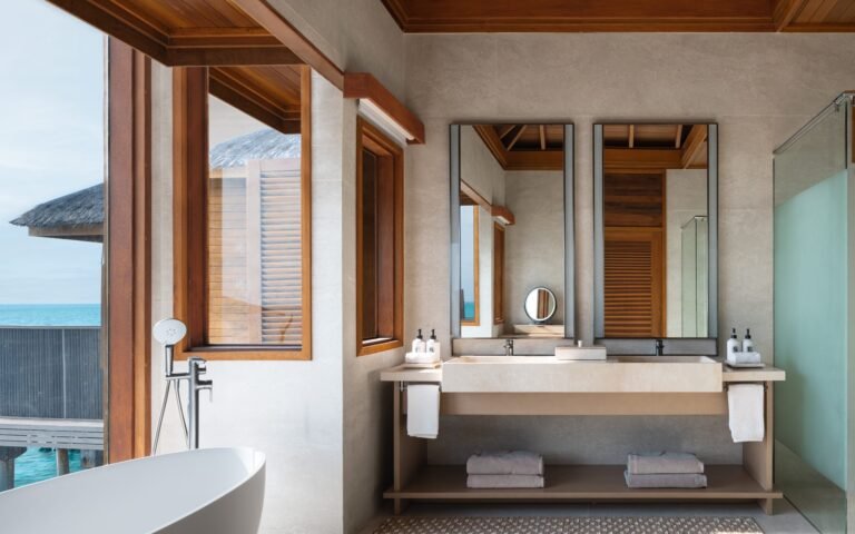 Ocean-Bungalow-with-Pool---Bath