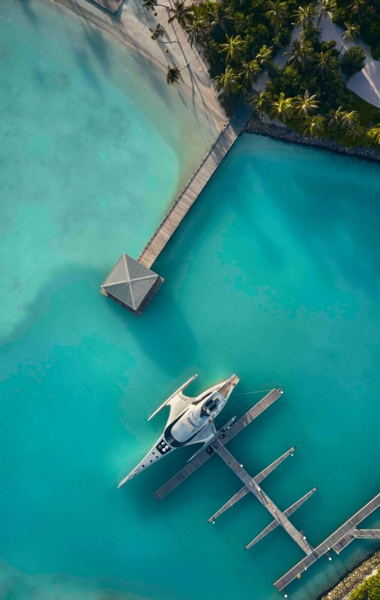 Patina-Maldives-Fari-Marina-Astra
