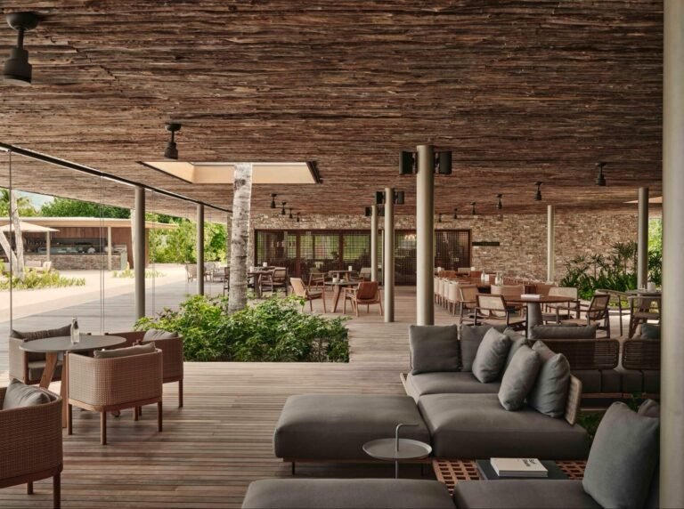 Patina-Maldives-Lifestyle-Portico-Lobby-Exterior