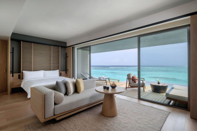 Alila-Kothaifaru-Maldives---Water-Villa---Interior (1)