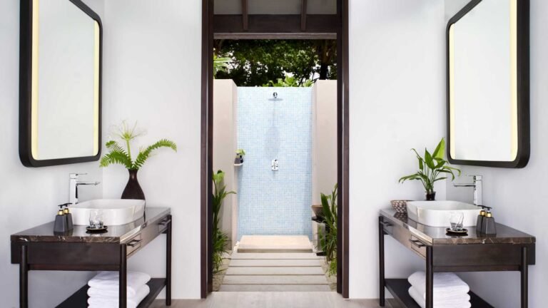 Anantara-Veli---Over-Water-Pool-Villa---Bathroom