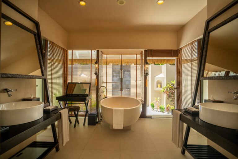 Beach Villa bathroom