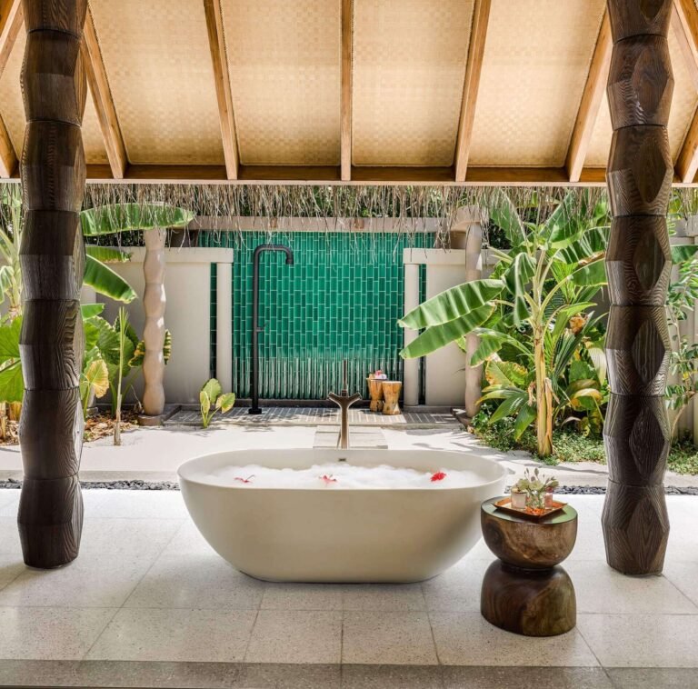 Joali-Maldives---Beach-Villa-with-Pool-Bath