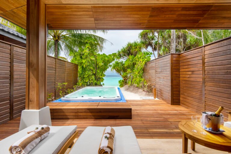 Lily_Beach_Beach_Suite_Jacuzzi_deck-2