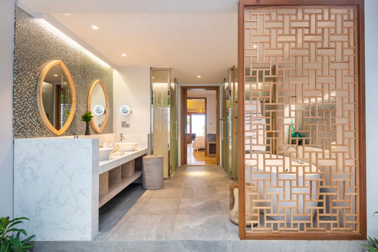 Lily_Beach_Beach_Suite_batroom-view-1