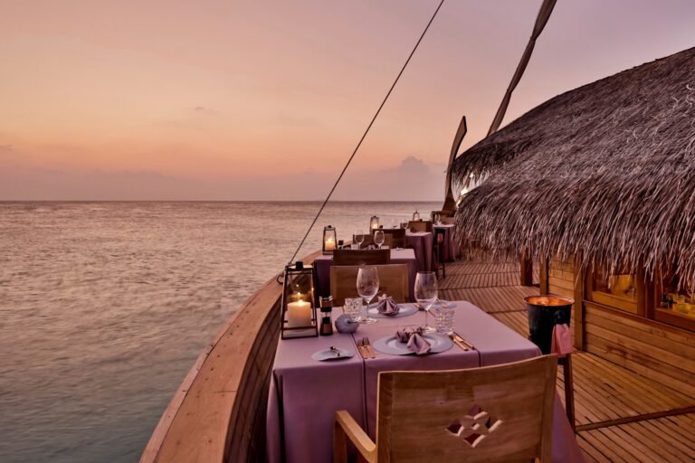 Milaidhoo-Maldives-dining-Batheli-By-The-Reef-(1)