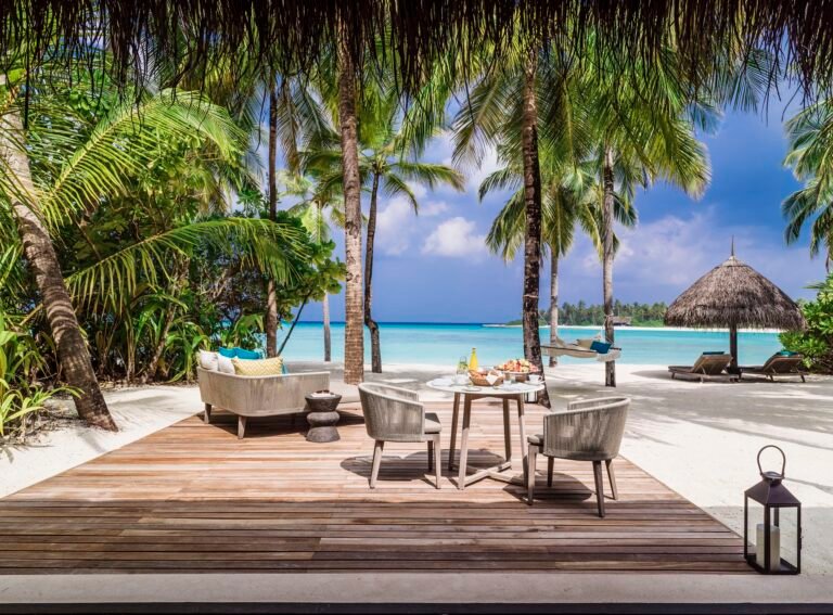 One&Only_ReethiRah_Accommodation_BeachVilla_OutdoorDeck-Day