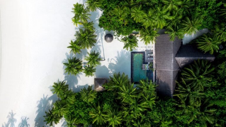 One&Only_ReethiRah_Accommodation_GrandBeachVilla_Aerial-2