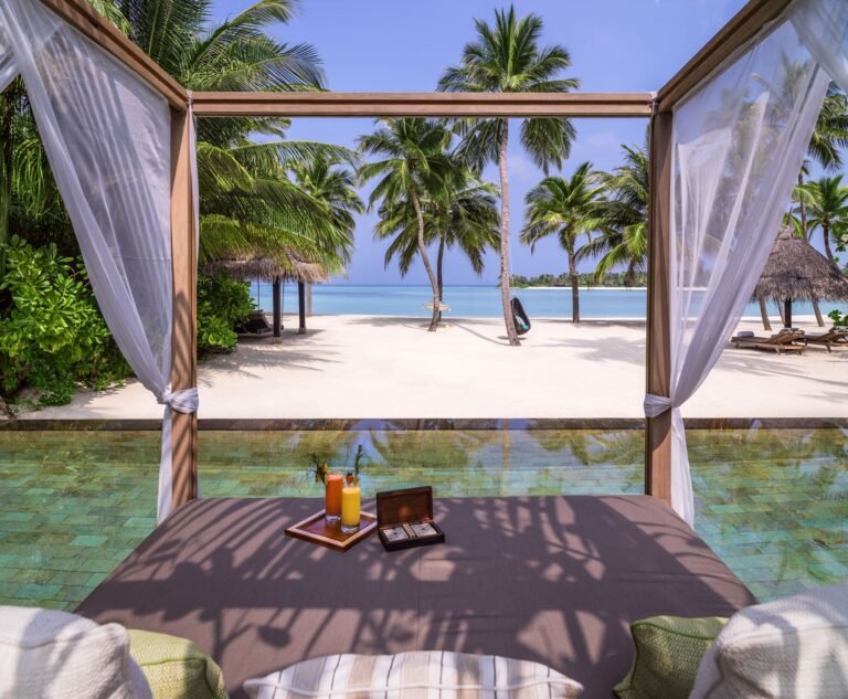 One&Only_ReethiRah_Accommodation_GrandBeachVilla_Cabana