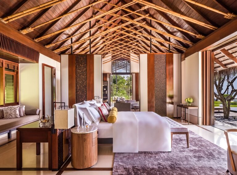 One&Only_ReethiRah_Accommodation_GrandResidence_MasterBedroom