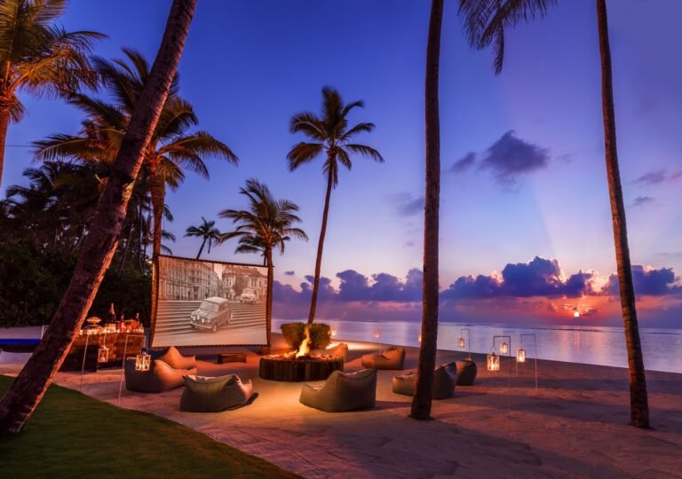 One&Only_ReethiRah_Accommodation_GrandResidence_PrivateOutdoorCinema
