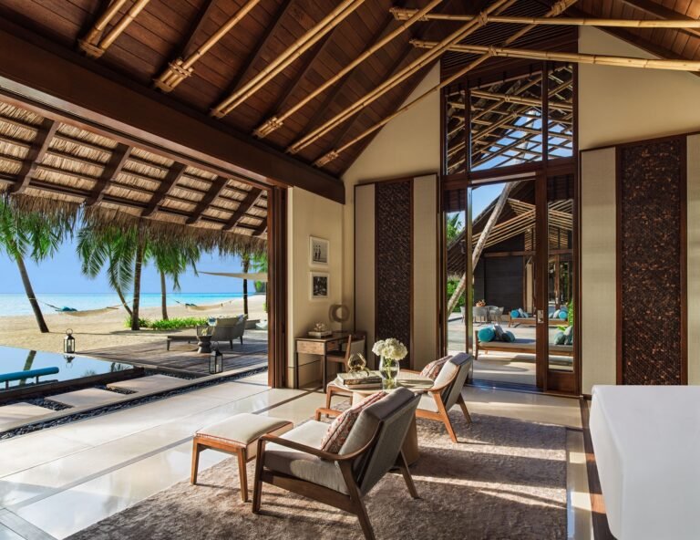 One&Only_ReethiRah_Accommodation_TwoVillaResidence_KingBedVilla