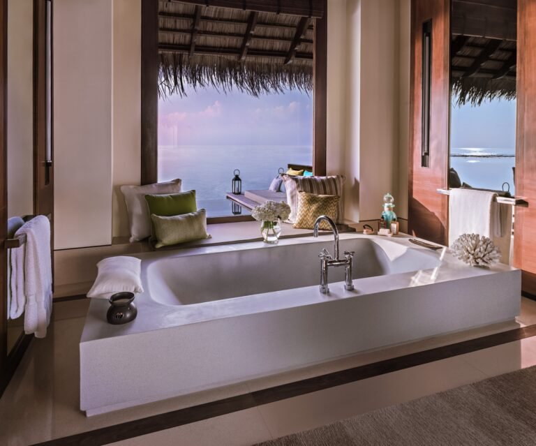 One&Only_ReethiRah_Accommodation_WaterVillaWithPool_Bathroom