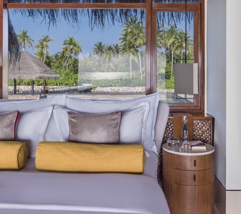 One&Only_ReethiRah_Accommodation_WaterVilla_Bedroom-Detail