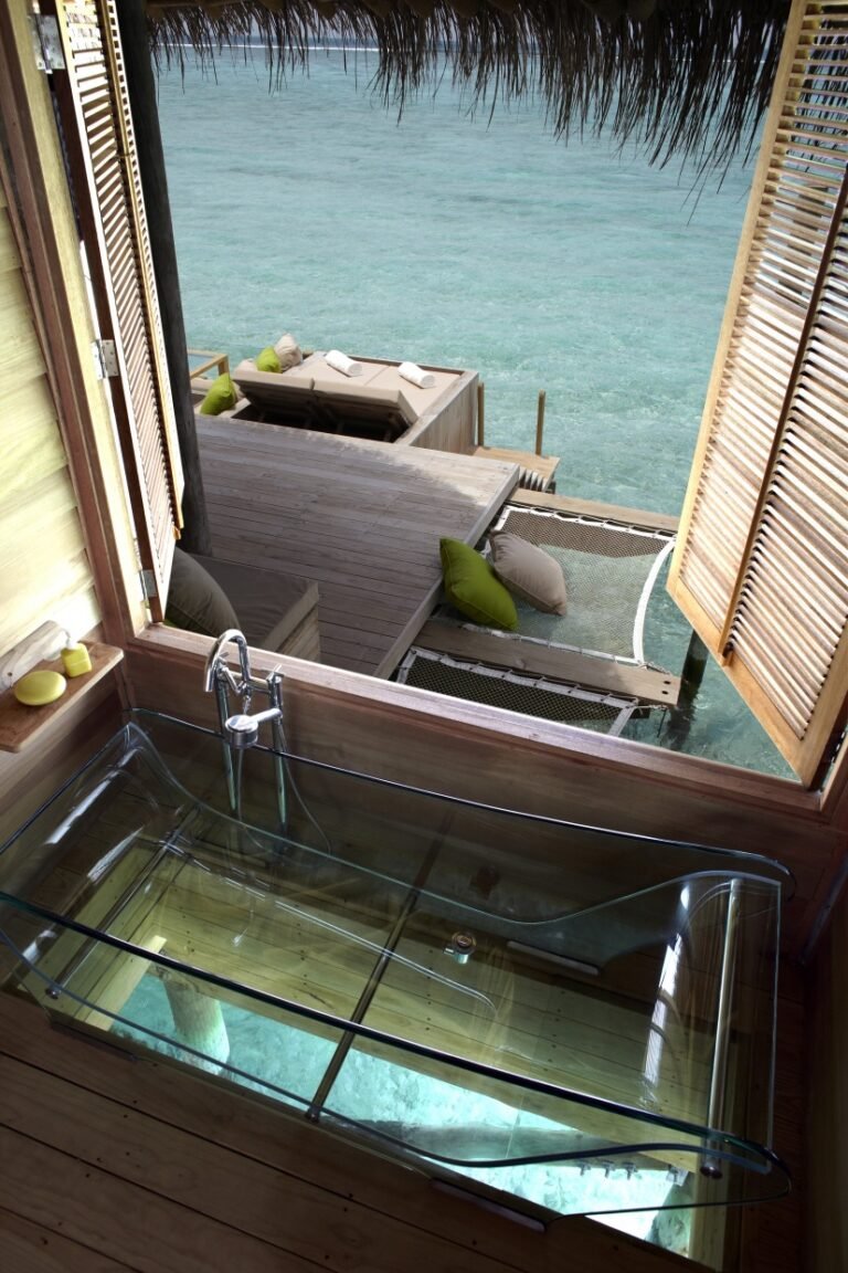 Six-Senses-Sunset-Laamu-Water-Villa-Bath