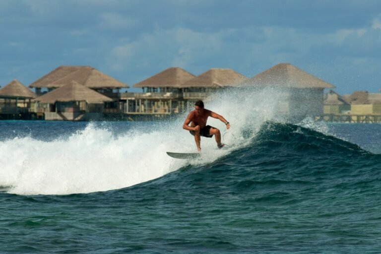 Surfing_[5643-LARGE]