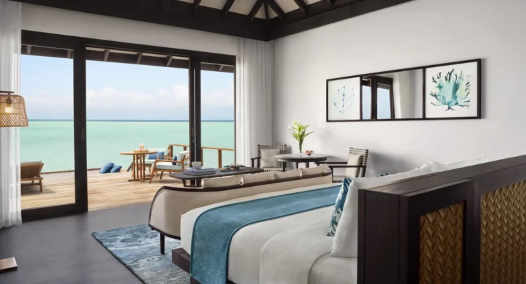 anantara_veli_deluxe_over_water_pool_villa_bedroom