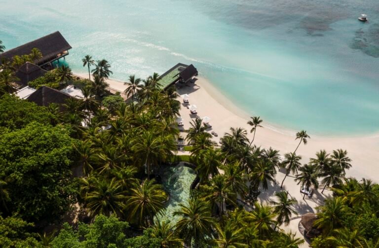 oneandonly_Familypool_drone_2